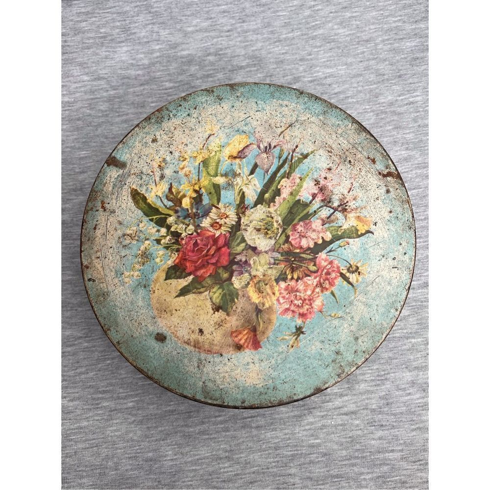 Vintage, floral, rustic, round tin